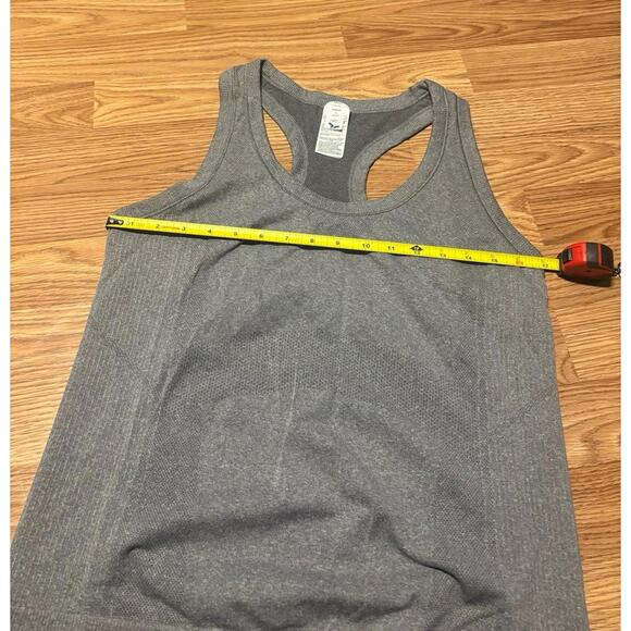 Old Navy Active Seamless Tank Top Size Large - Picture 5 of 5